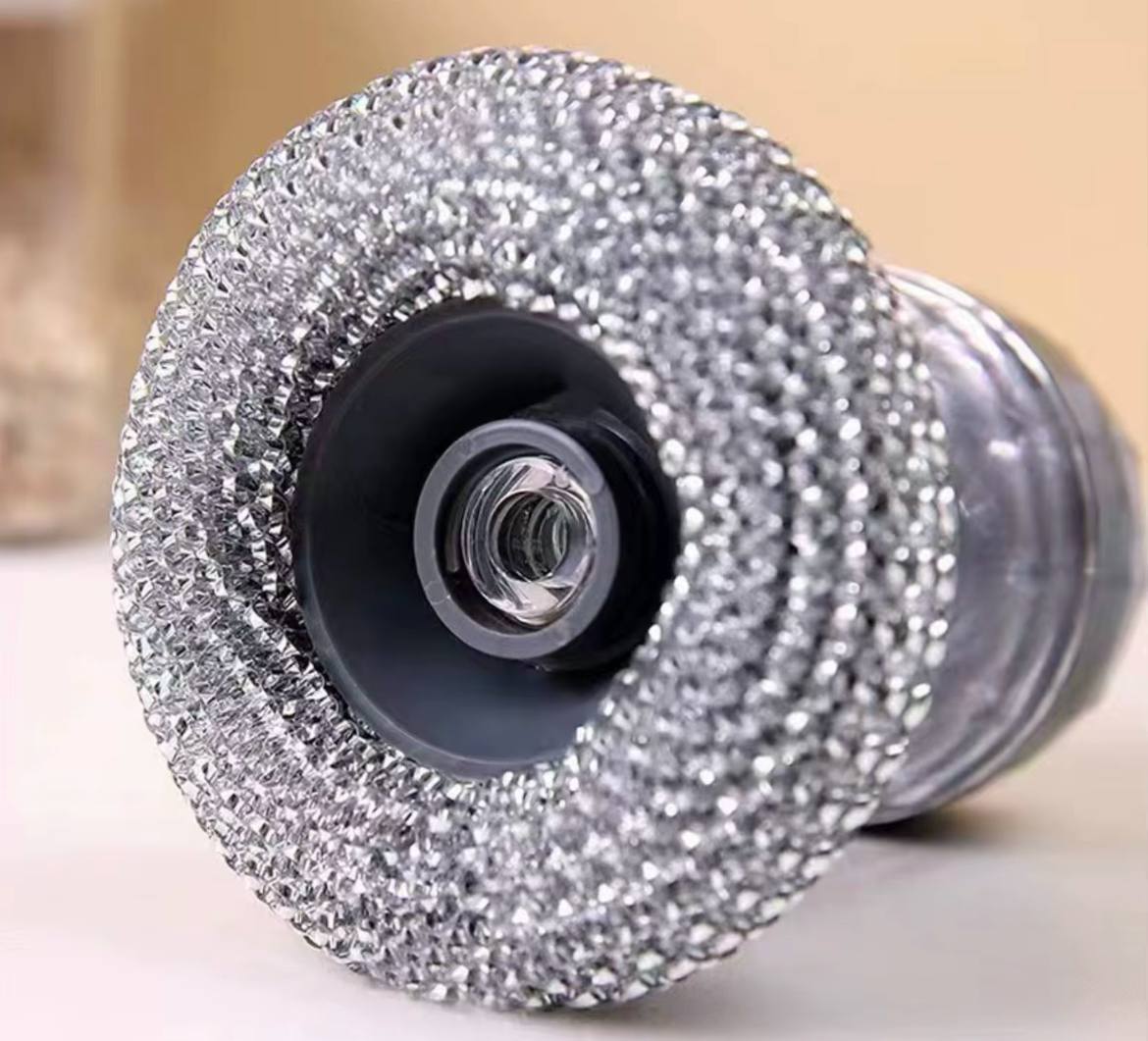 BROSSE DE LAVAGE CUISINE AVEC DISTRIBUTION SAVON